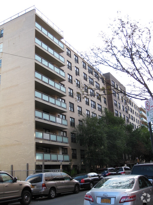 Building Photo - Birchwood House