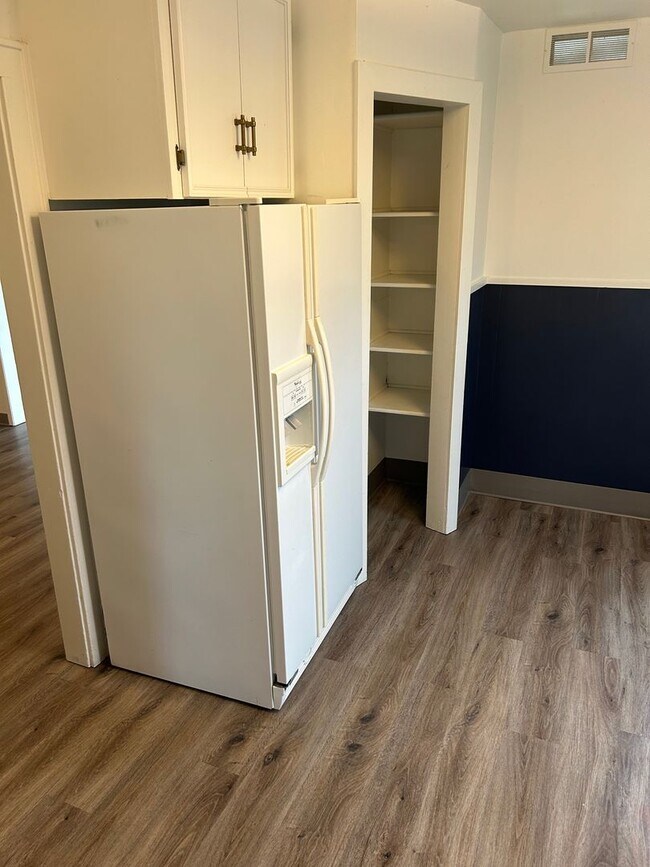 Building Photo - 29133 Milliron Rd