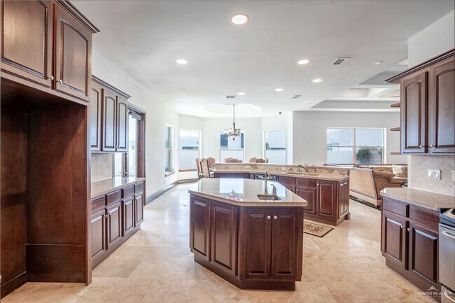 Building Photo - 1105 Union Ct