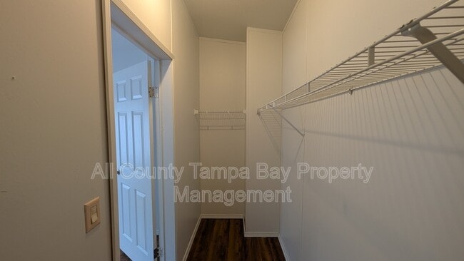 Building Photo - 3753 Oakwood Dr