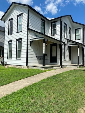 Primary Photo - 130 Mound St