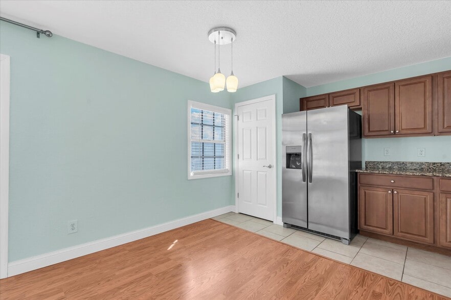 Building Photo - 4858 Coquina Key Dr SE