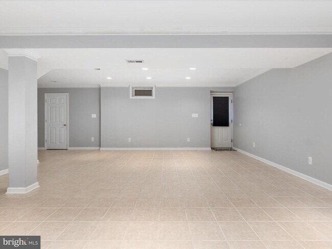 Building Photo - 10625 Wulford Ct
