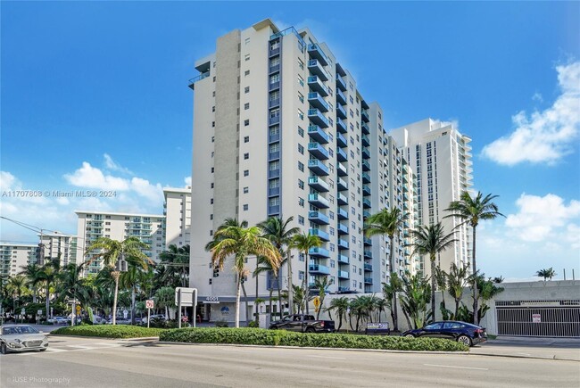 Building Photo - 4001S S Ocean Dr