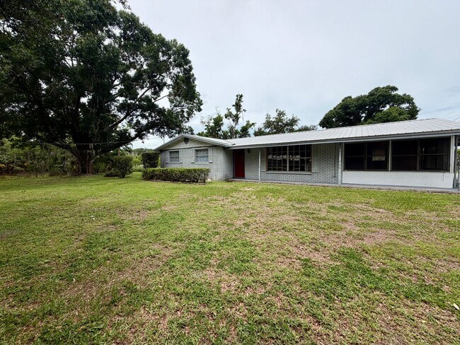 Building Photo - 1809 Richter Ln