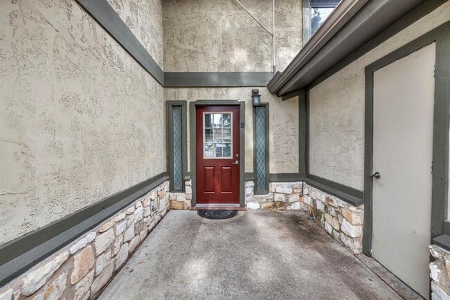 Building Photo - 4010 Cima Serena Dr