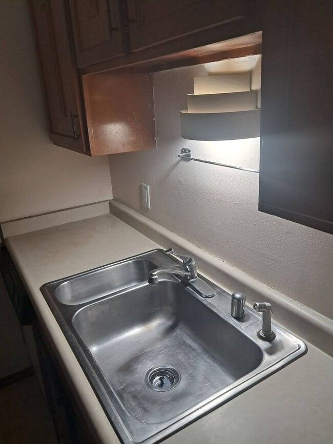 Building Photo - 6011WPortR