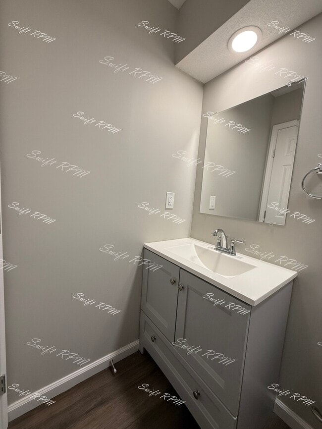 Building Photo - 707 N 2nd St