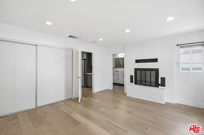 Building Photo - 4221 166th St