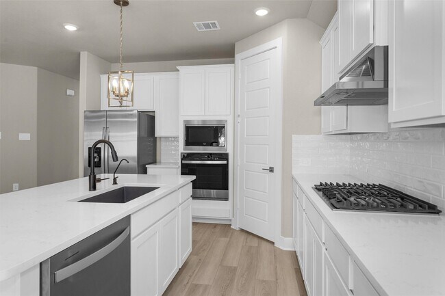 Building Photo - 2002 Bluff Oak Ct