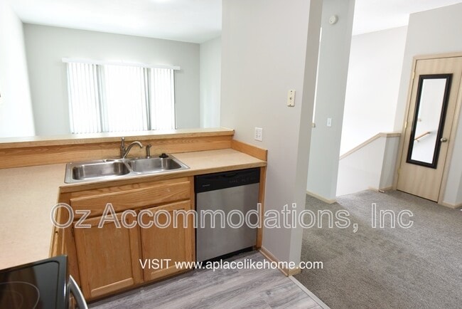 Building Photo - 635 S Woodson Ln
