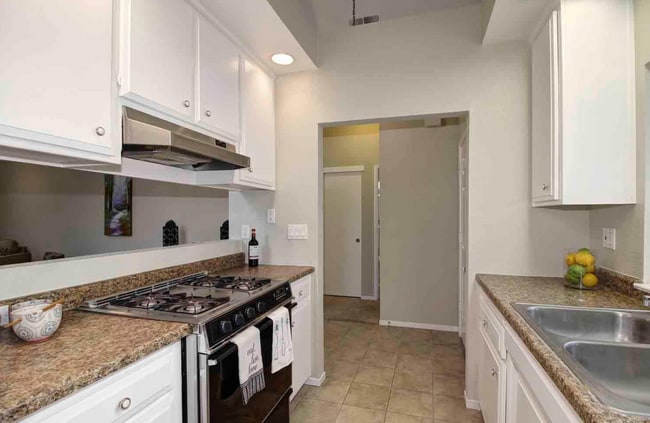 Building Photo - South Davis Charming Home