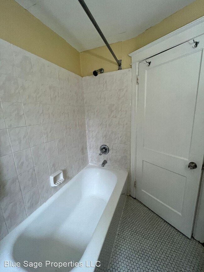 Building Photo - 3 br, 1 bath House - 509 Cypress Ave