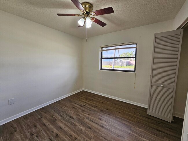 Building Photo - 125 Needle Blvd