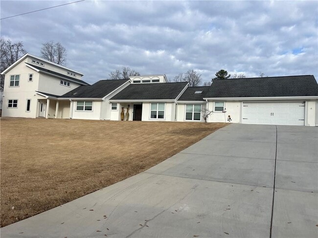 Building Photo - 4500 Kings Lake Dr