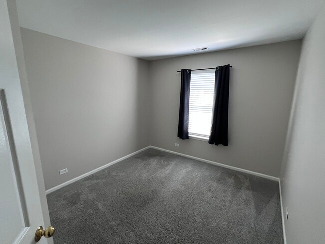 Building Photo - 1134 Dovercliff Way
