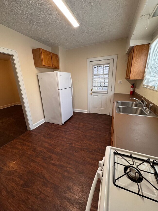 Building Photo - 1324 Salt Springs Rd