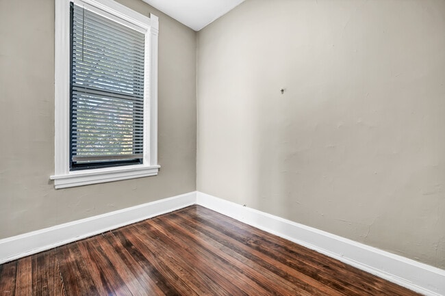 Building Photo - Charleston 2054 W