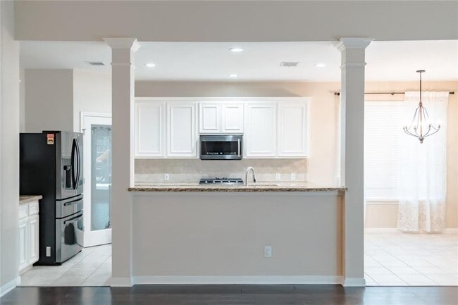 Building Photo - 410 Blossomwood Dr