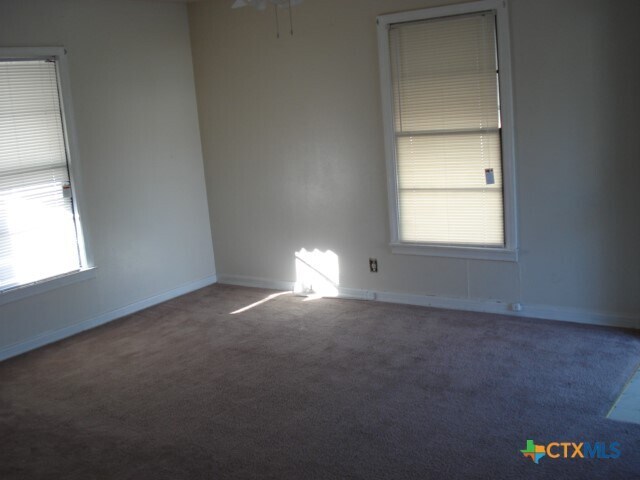 Building Photo - 303 Cloud St