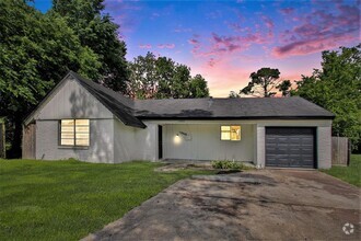 Building Photo - 10906 Panay Dr