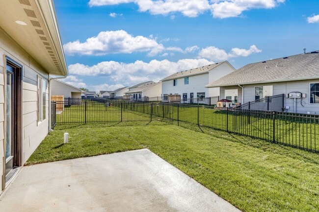 Building Photo - Fox Creek Holly Plan