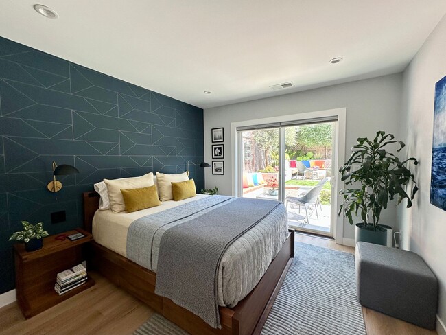 Building Photo - Modern & Bright 3BR/2BA Single-Family Home...