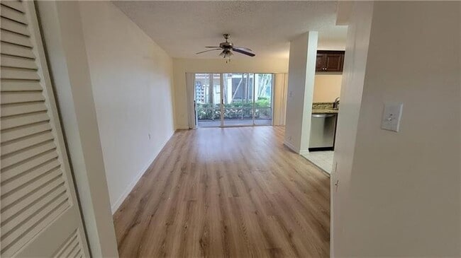 Building Photo - 18102 Glenmoor Dr