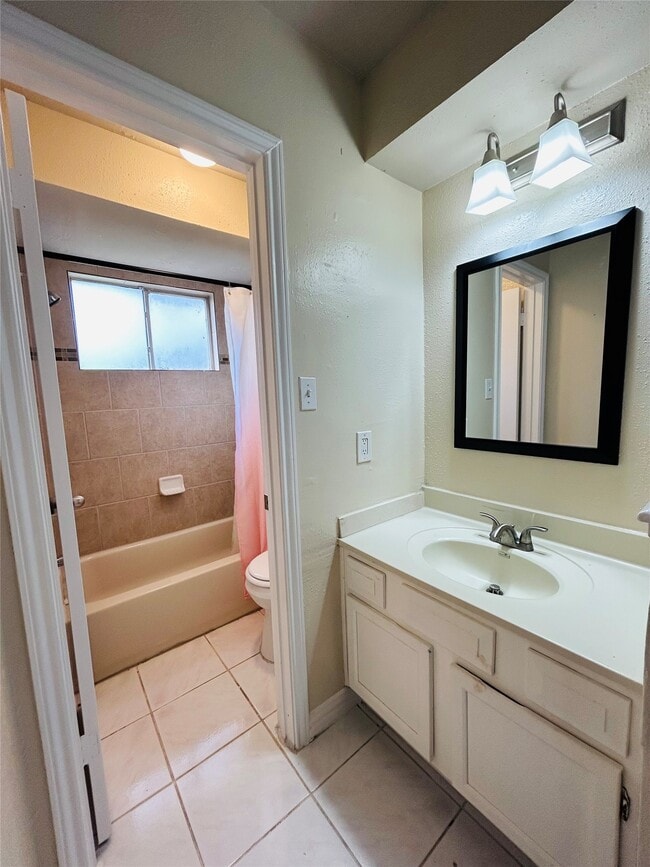 Building Photo - 16207 Camino Del Sol Dr