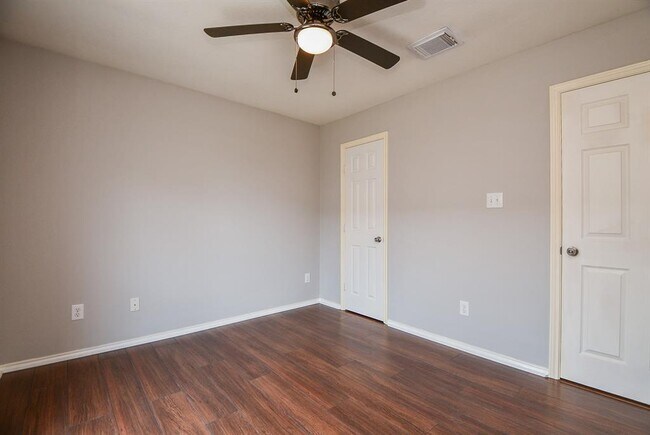 Building Photo - 4815 Mission Lake Ct