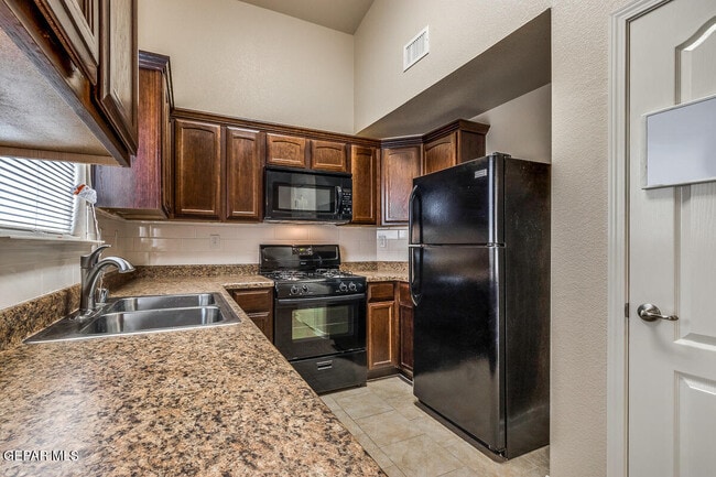 Building Photo - 7048 Copper Town Dr