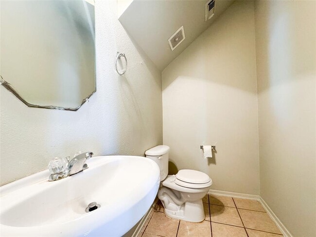 Building Photo - 6406 Provident Green Dr