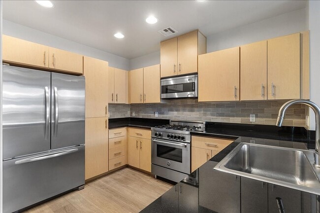 Building Photo - 311 2nd St