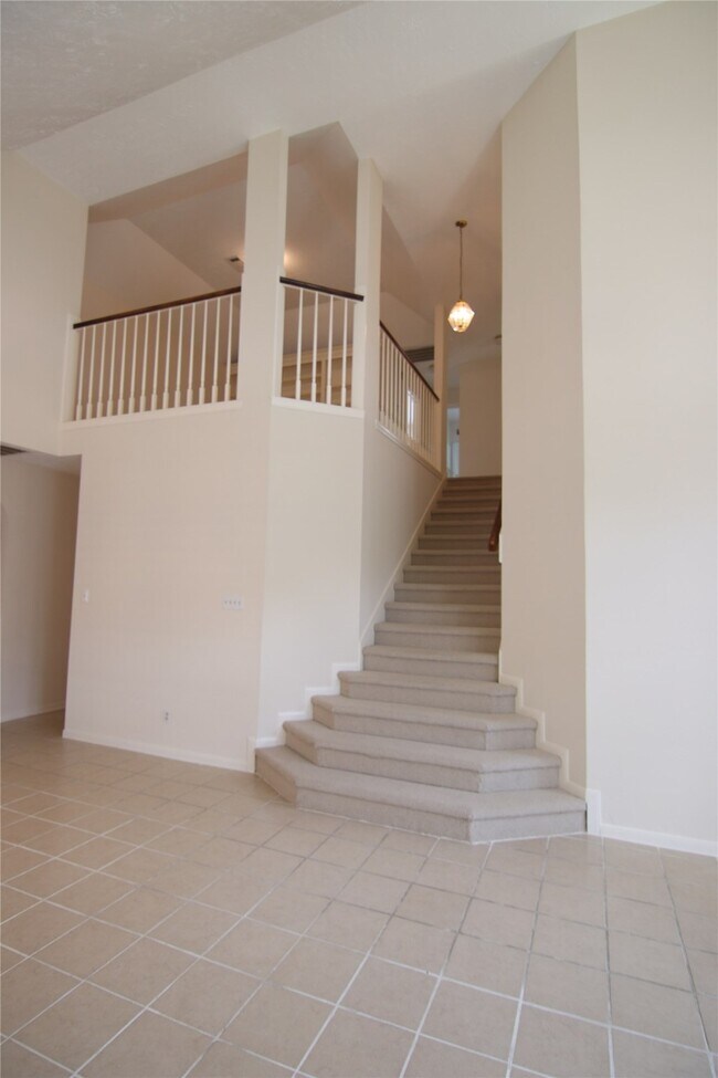 Building Photo - 3123 W Hampton Dr