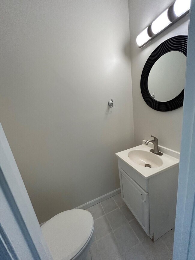 Building Photo - 6001 Rabbit Hill Ct
