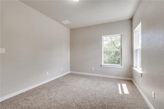 Building Photo - 3300 Elija St