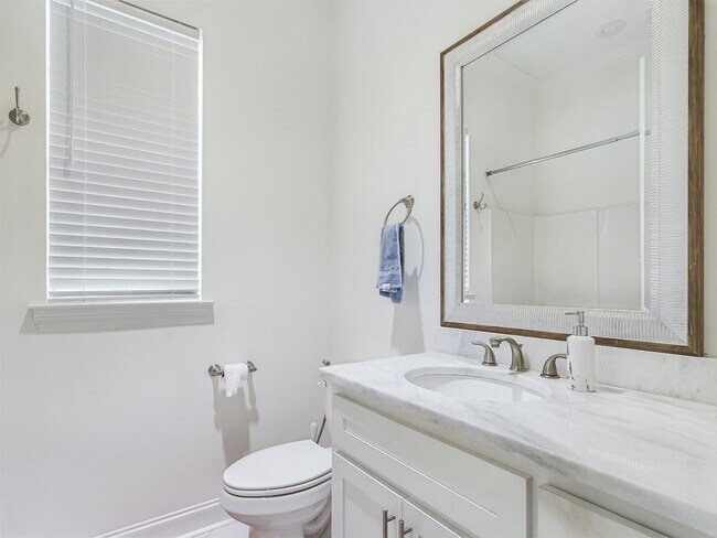 Building Photo - Luxurious 4 bedroom home available JANUARY 19th in Lafayette!