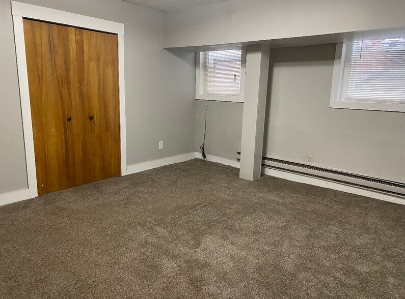 Building Photo - 2709 Hampshire Rd