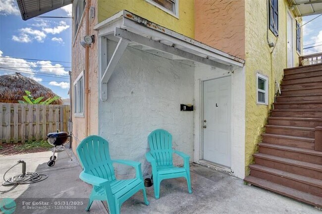 Building Photo - 325 N L St