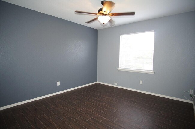 Building Photo - 6525 Brisa Del Mar Dr