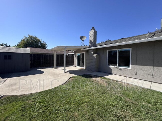 Building Photo - 2104 Graywood Ct