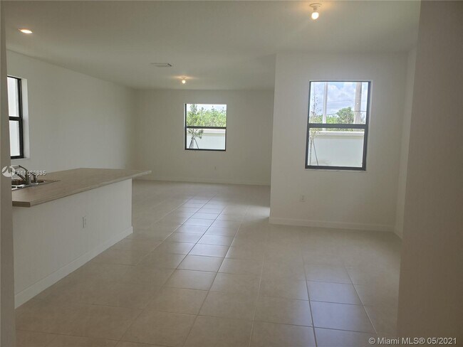 Building Photo - 11036 W 35th Way