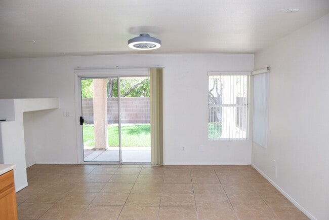 Building Photo - SUMMERLIN - 2 STORY HOME
