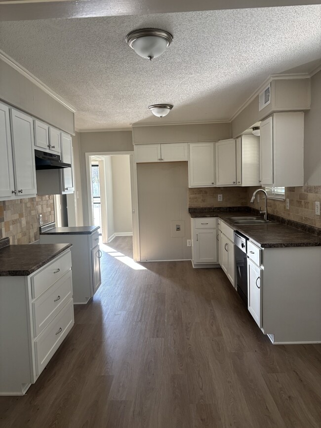 Building Photo - 3294 Gatewood Dr