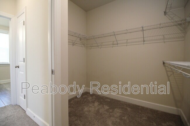 Building Photo - 14911 River Walk Way