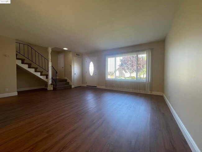 Building Photo - 35 Fountainhead Ct