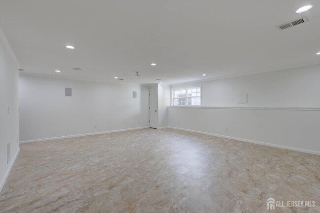 Building Photo - 101 Pearce Ln