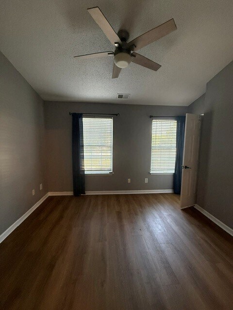 Building Photo - 225 Pawley Ave