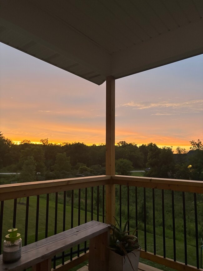 Building Photo - 1304 Legend Dr