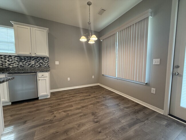 Building Photo - 105 Creve Core Dr